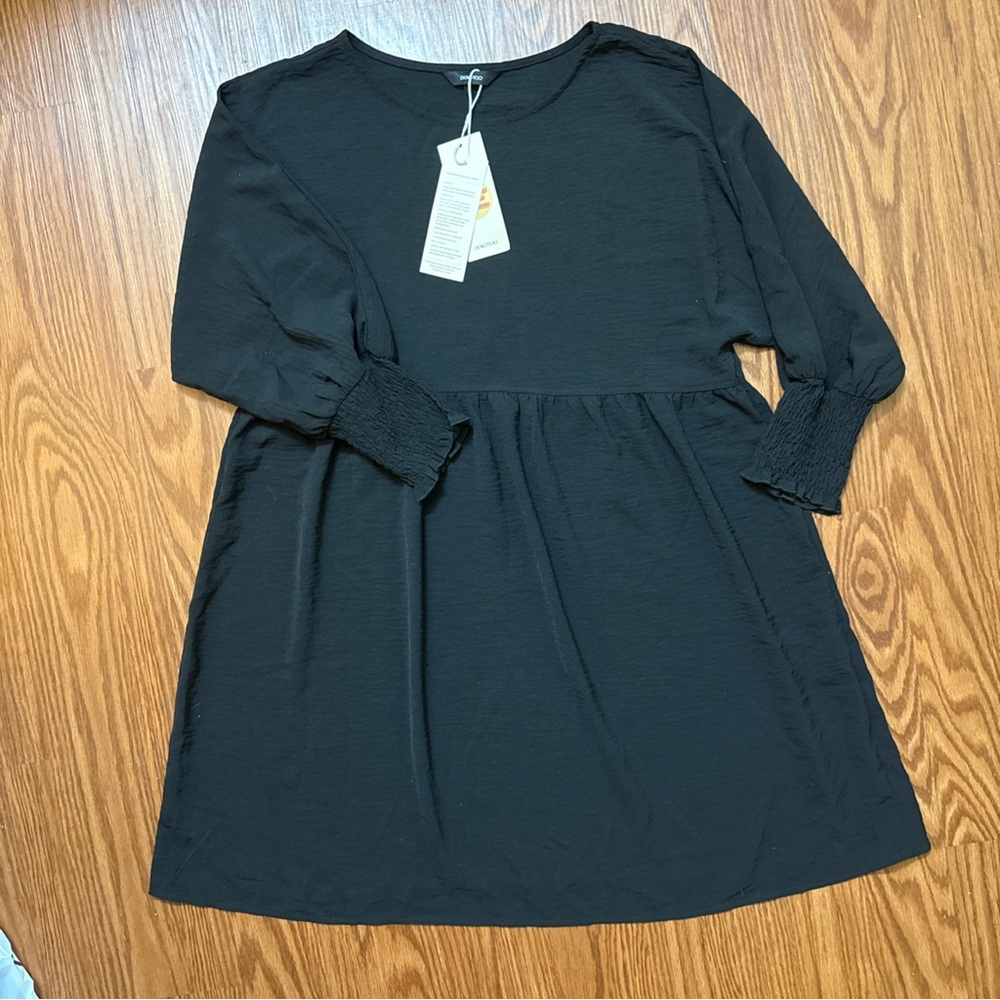 Chic Black Mini Dress with Smocked 3/4 Sleeves